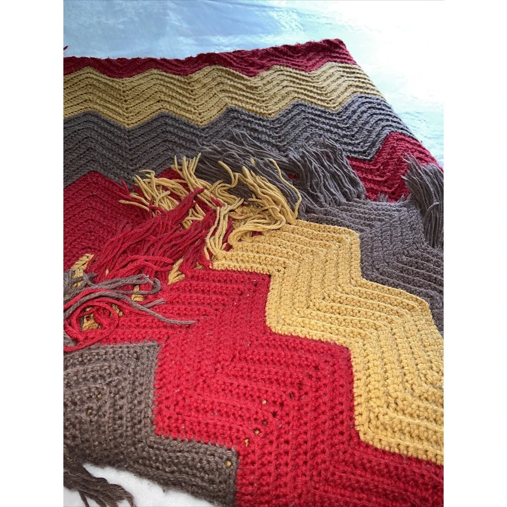 VINTAGE  Fringed ZIG ZAG Large 62